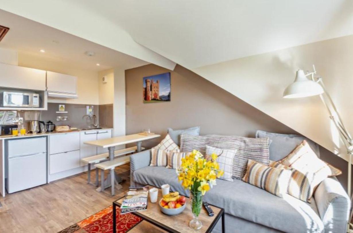Lion Hotel & Studio Apartments Criccieth Exterior foto