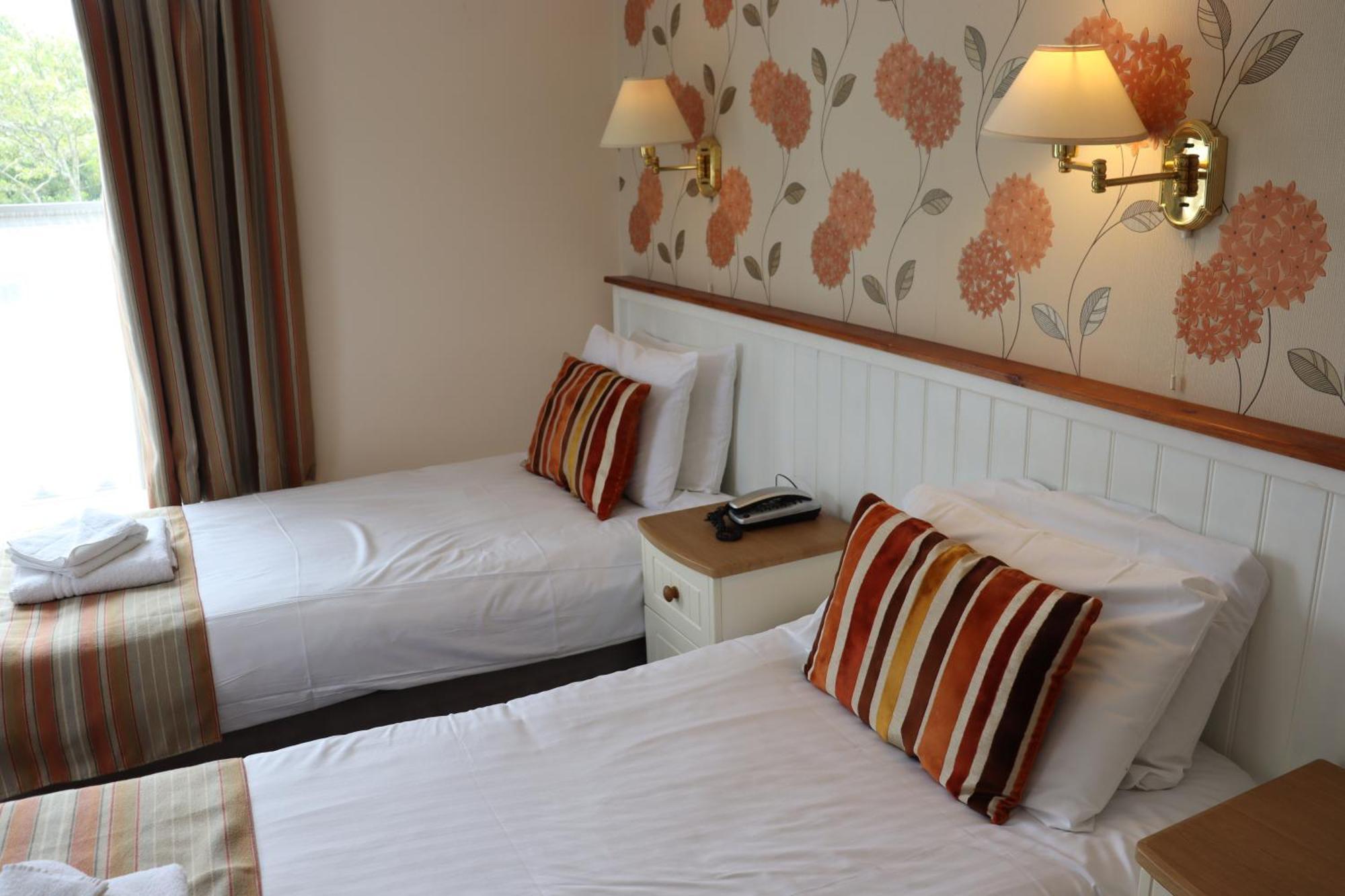Lion Hotel & Studio Apartments Criccieth Exterior foto