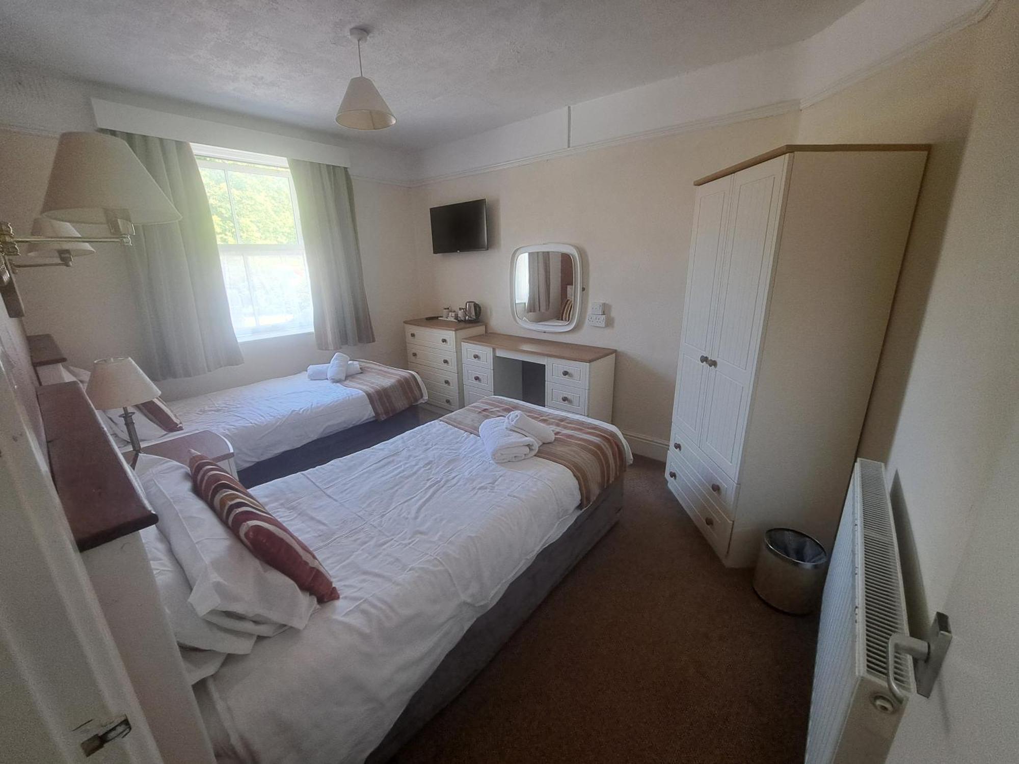 Lion Hotel & Studio Apartments Criccieth Exterior foto