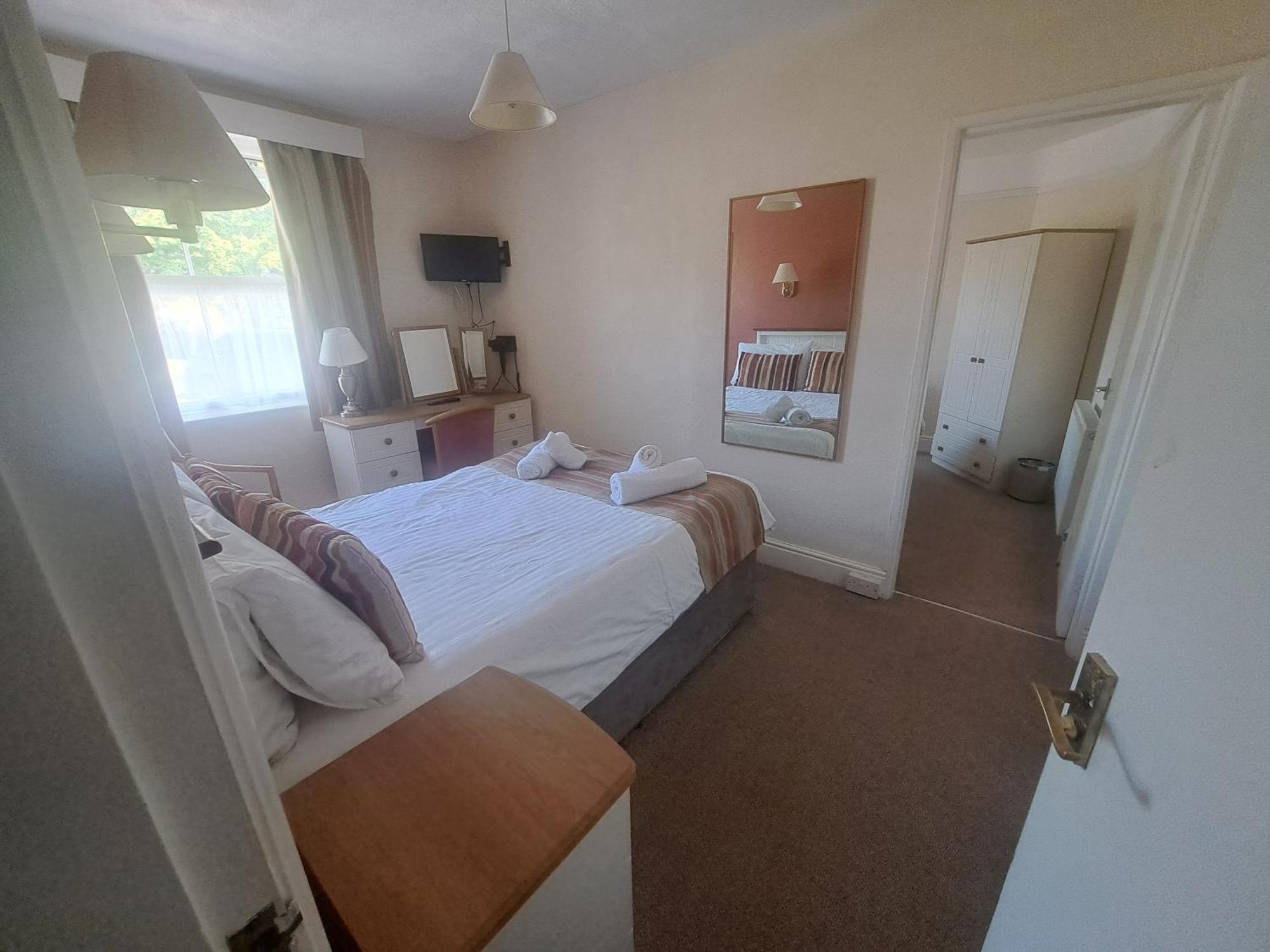 Lion Hotel & Studio Apartments Criccieth Exterior foto